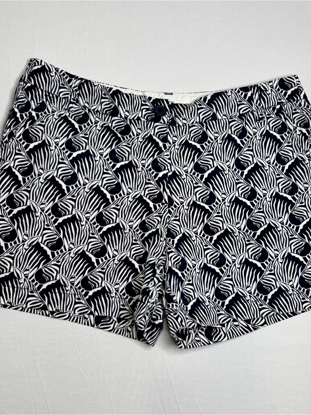 Crown & Ivy Zebra Print Shorts Women’s Size 12 Black White Stretch Casual 4” - Picture 2 of 8
